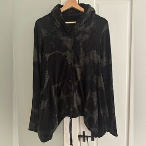 Patana Plantations - Black and Gray Button-Up